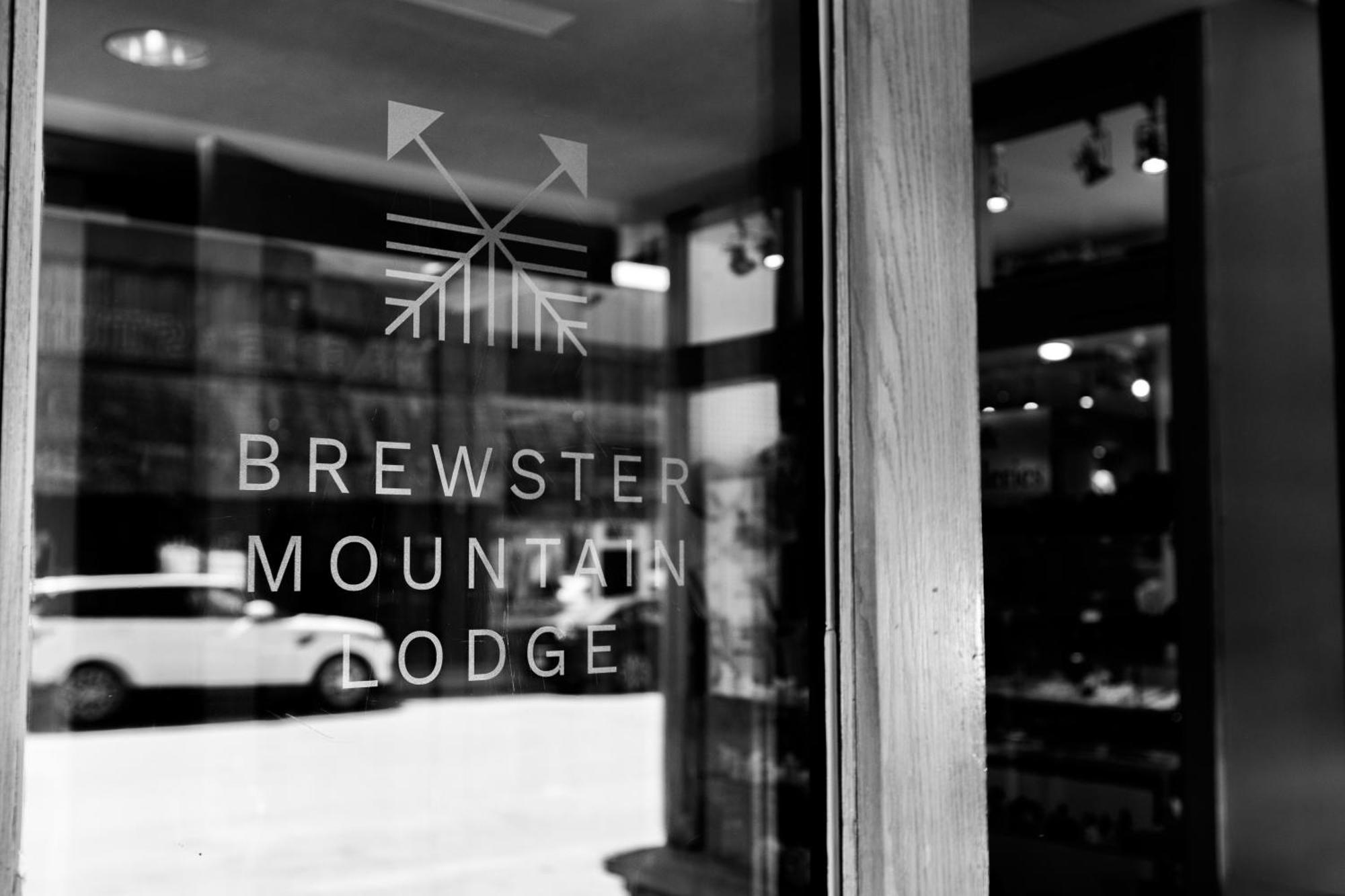 Brewster Mountain Lodge Banff Exterior photo