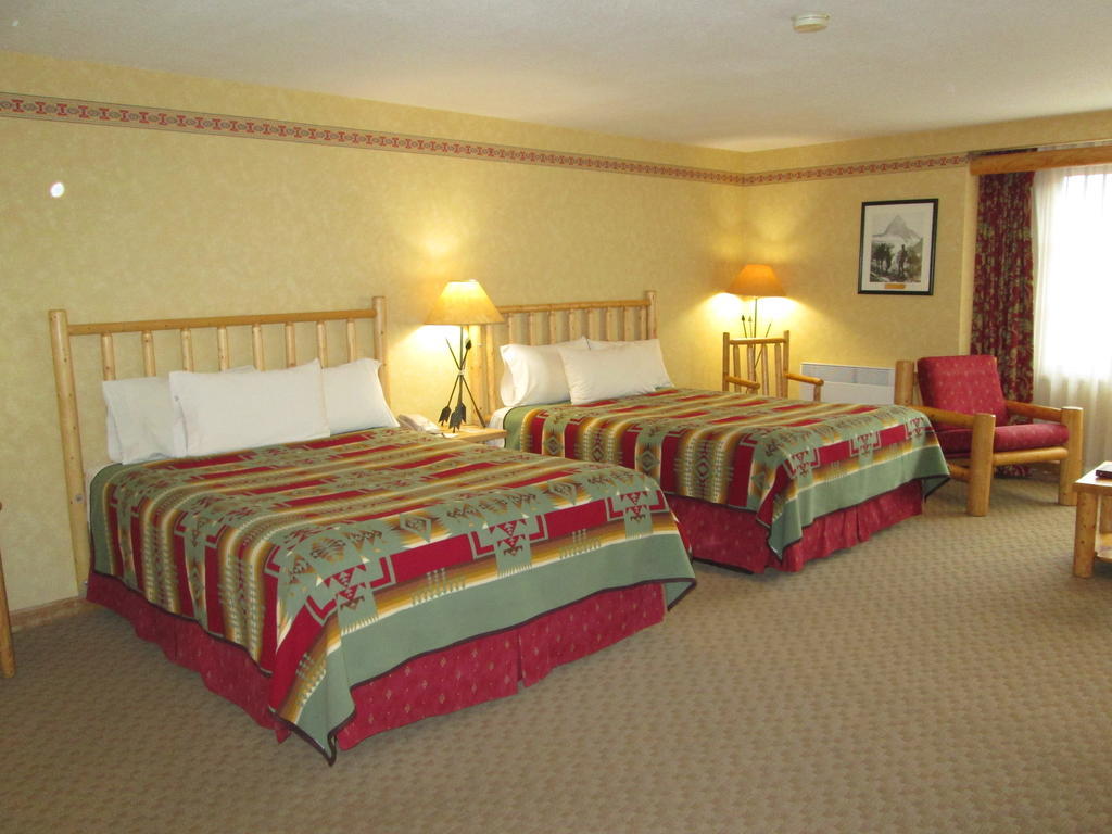 Brewster Mountain Lodge Banff Room photo